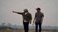 Tinjau karhutla di oki