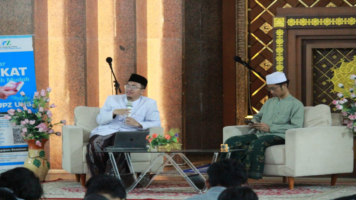 HARI SANTRI